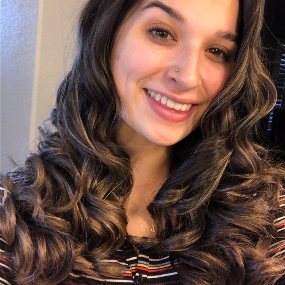 Meet your Posher, Lexi